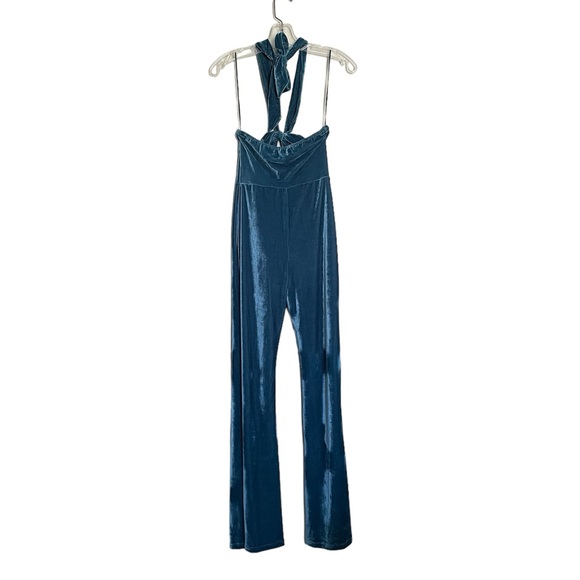 Urban Outfitters Sasha Velvet Halter Neck Jumpsuit in Ink Blue NEW - Picture 6 of 15